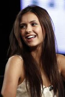 descărcare - Nina Dobrev