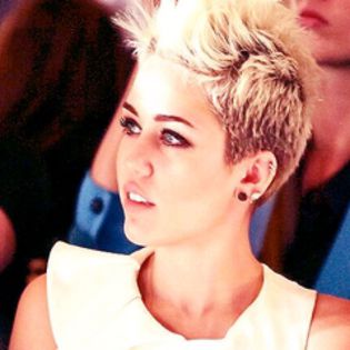 tumblr_mie7ytsCgK1qcnmkjo1_250_large