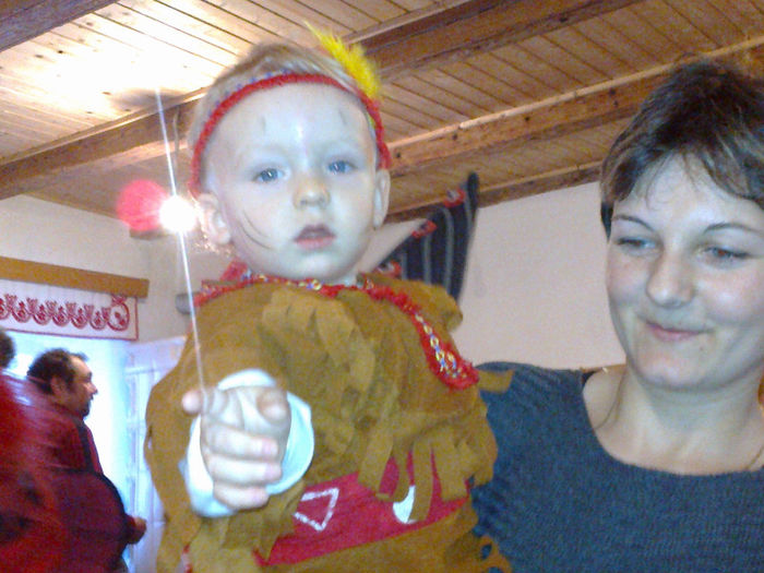 Zsolt indian la bal mascat - SA MAI NASCUT INCA UN INGERAS ZSOLT