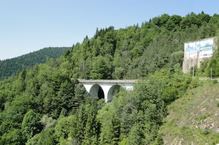 Podul spre baraj - Lacul rosu