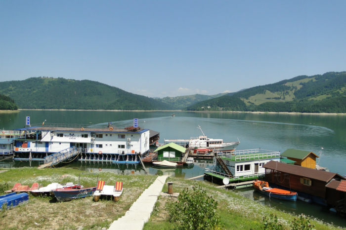 Ponton baraj Bicaz - Lacul rosu