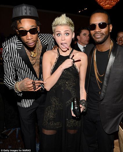 miley-cyrus-2013-grammy-awards-pre-grammy-gala-3