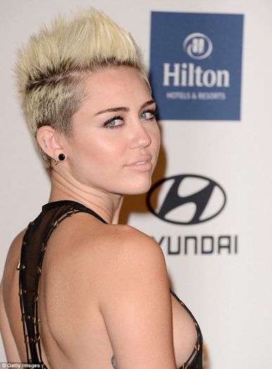 miley-cyrus-2013-grammy-awards-pre-grammy-gala-5