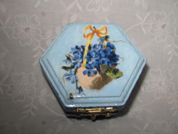 Tamaioara - 22 ron- indisponibila - 0 Handmade - cutii bijuterii si diverse decoratiuni disponibile