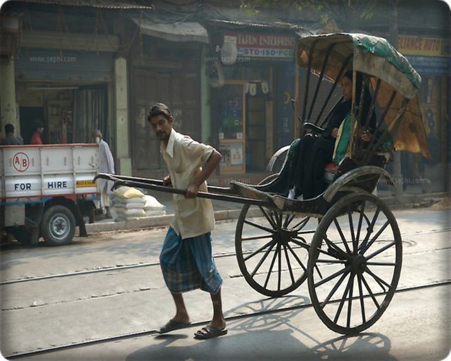 ● Hand-pulled rickshaw ● - x - Mijloace de transport