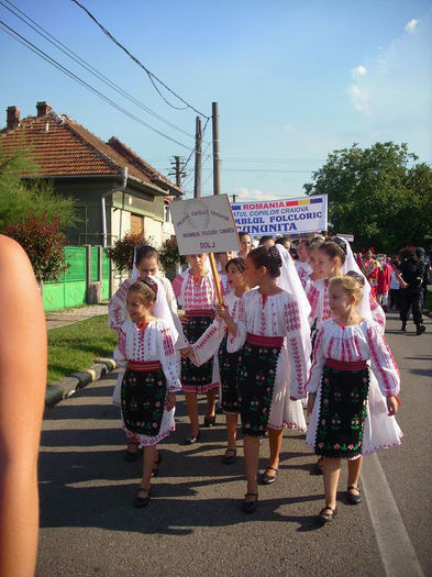 563018_464682680218960_2010480286_n - Eu si ansamblul meu Cununita palatul copiilor craiova