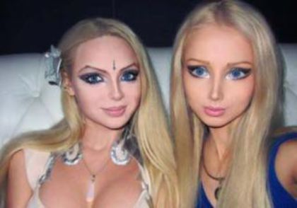 75ef4e9aa4be96b4a7ee1feba5f8d51a - fete care arata ca si barbie