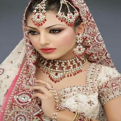 Latest-Indian-Bridal-Jewellery-Designs-2013-1 - Rochia de mireasa