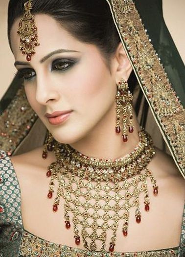 Pakistani-indian-Bridal-Jewelry-Sets - Rochia de mireasa