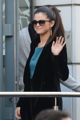 normal_0037E279 - Arriving at NRJ Radio Studios - Febrero 18