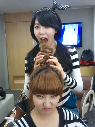 jihyun and hyuna