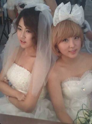 gayoon and sohyun