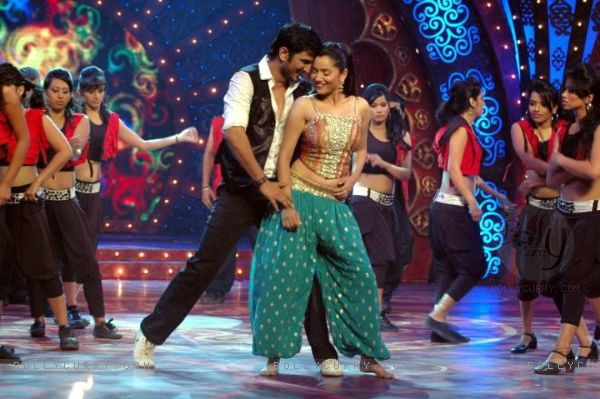 197815-ankita-lokhande-sushant-singh-rajput-performing-for-valentines - performance_Ankita _Sushant