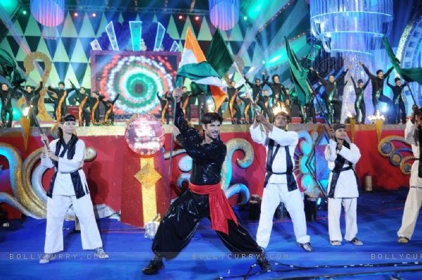 162447-sushant-performance-at-the-2010-ita-awards