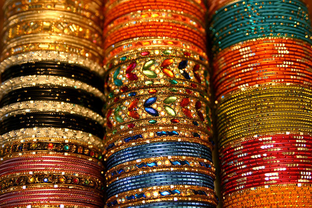 8157255899_937425dd7b_z - Bangles-bratari