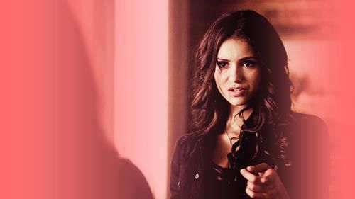nu stiu cum esti tu dar eu deabia astept sa al revad pe damon :) - My dear sister TVD