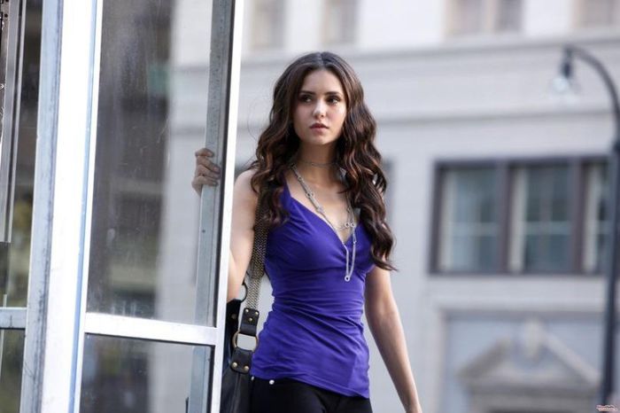 dupa ce asi lua micul dejunsi katherine merge la scoala