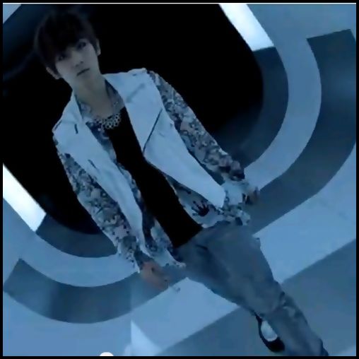 [(:] ..(intra) ..Mdeah.. Asteapta.. dupa vine Geurim.. Si`o sa mergi cu ea..