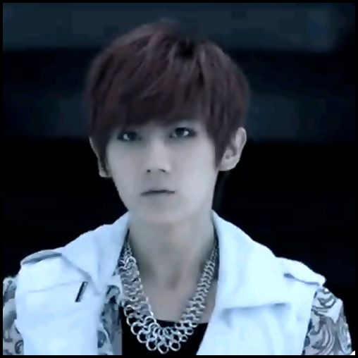 [(:] ..Mhm.. :| ..dar.. daca ma gandesc mai bine.. haide acum. :| ..te duc eu..(pleaca) ..