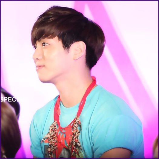 - Nu conteaza..8-| Binee..Tu? ;;)