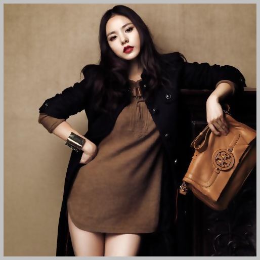 ;-. Stai linistita,nu ma uitam la tine..ca doar nu esti asa importanta sau frumoasa :-j.;;)