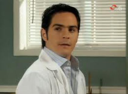 000 - Mauricio Ochmann