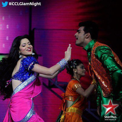 563316_587618344598505_1236948944_n - performance_Ankita _Sushant