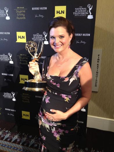 317915_10150996853264101_168438639_n