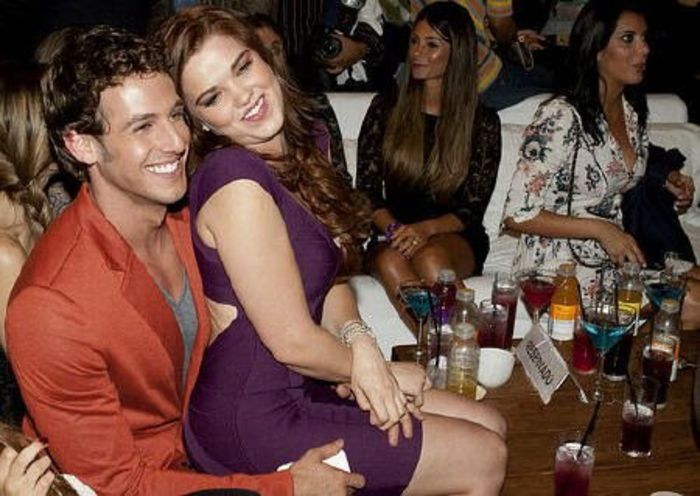 307849_264027983621426_3707800_n