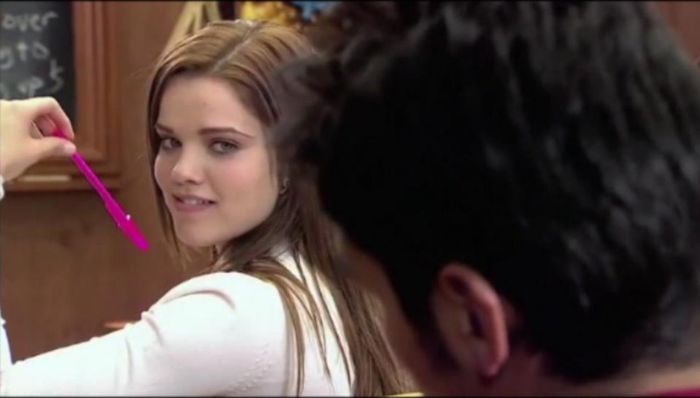 555669_145981175543144_949763881_n