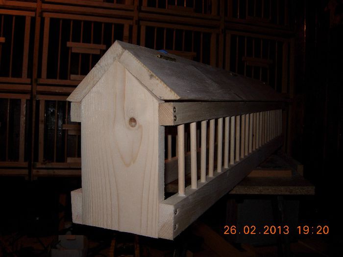 hranitor din lateral