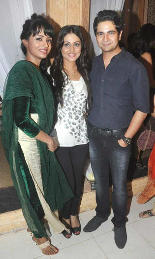 534628_497708956906331_2053275344_n