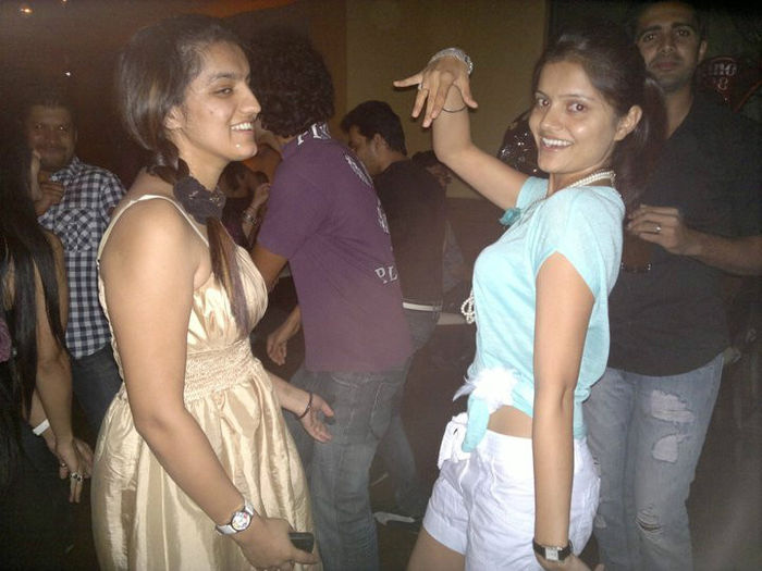 Tv Actress Rubina dilaik in white shorts at night club mumbai latest pics sabhotcom (2)