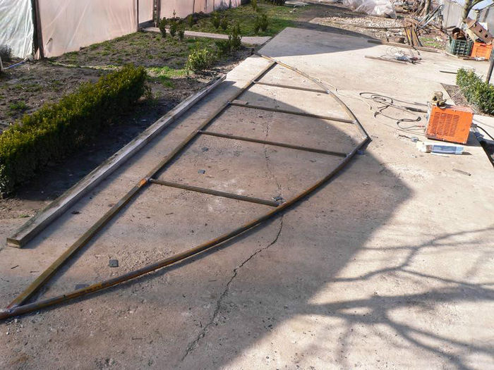 P1100473; arcada de capat cu suport pt fereastra
