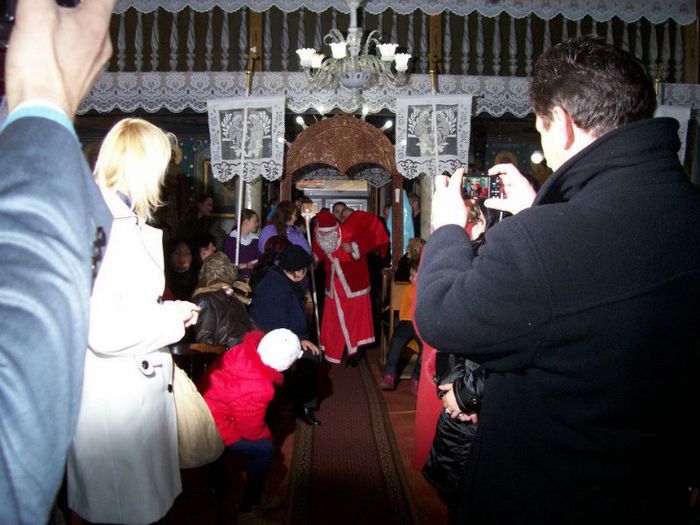 61047_406953352706690_1279432447_n