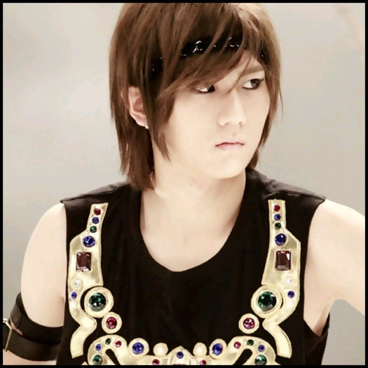 [(:] ..Serios? ..:) ..(o impinge intr`un perete) ..Atunci ce drq faceai in spatele ei?!.. :-L - l - x - Episodul 14 - x - l