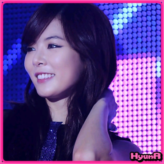 ^.^ ..Yaa.. Yaa.. nu pot sa cred.. :) :D ..Cum de.. cum de ai venit aici? :)