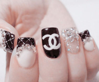 chanel-fashion-girls-glitter-Favim.com-641629_thumb