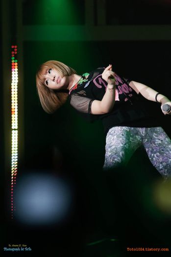 116 - 2ne1 4