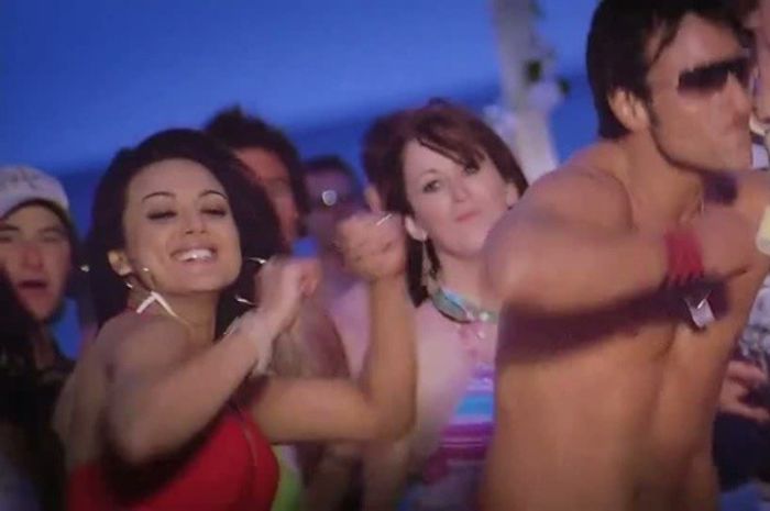 SN song HD (3) - Saif si Preity 2
