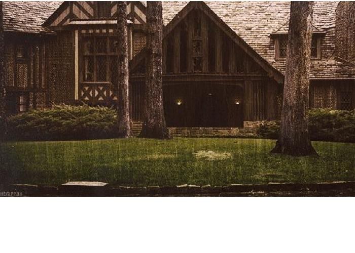 [dupa ore fetele sau andreptat catre stefan si damon]; din dong!
