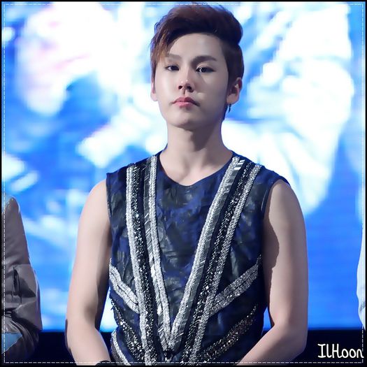 ♫ Mnah..Stai,mai e unul..:)).