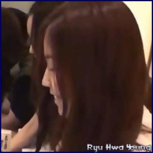 x. *coboară|pleacă la bucătărie* - l - x - Episodul 16 - x - l