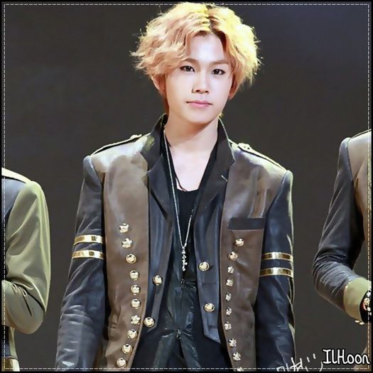 ♫ Ehh,asta e..:)) Aaa,Hwa..:o3 Spune`i si tu lui hyung..Ca vrei sa scapi de el..:)) :-".