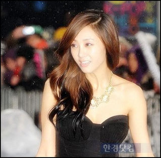 ~.~ Waw...castigatorul se alege cu ChoRong? Vreau sa vad asta :)) Hey Bora :) - l - x - Episodul 16 - x - l