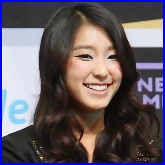 . O jucati cu saruturi;pwp..sau provocari ?:)) Daca e pe provo. si vreti..aduc cufarul :> :))