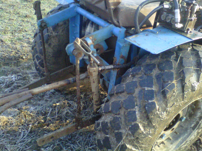 IMG-20130302-00371 - tractor homemade