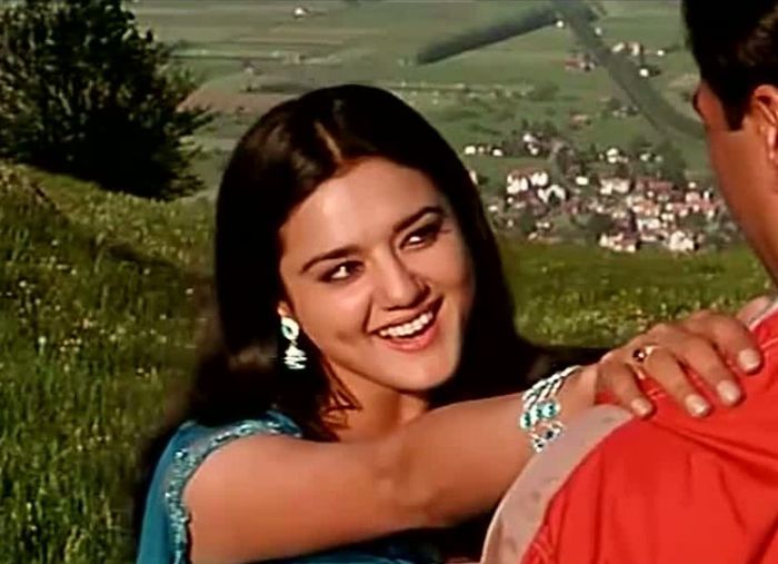 dekhe bhi to kya dekhe (9)