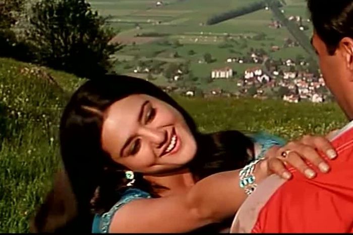 dekhe bhi to kya dekhe (10)