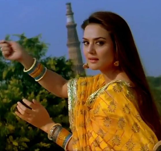 Bol Na Halke Halke - Jhoom Barabar Jhoom (2007) _HD_ _BluRay_ Music Videos_(720p).mp4_000097640